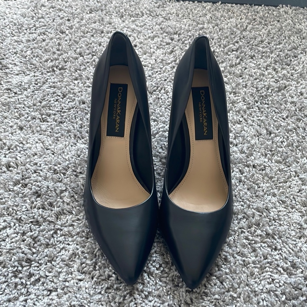 Donna Karan Black Leather Heels SZ 7